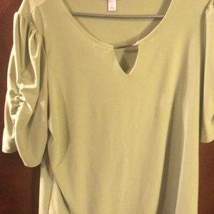 Green 3/4 length top